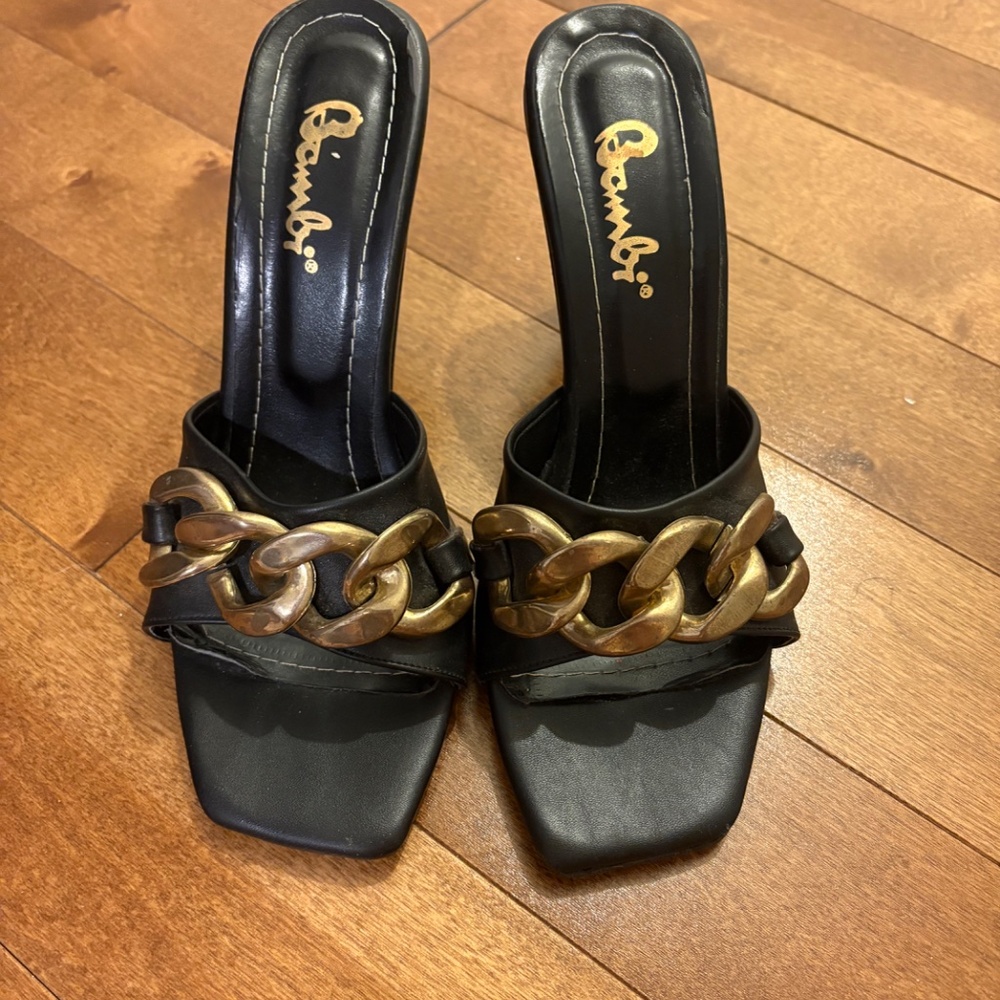 shoes - Picture 3 of 3